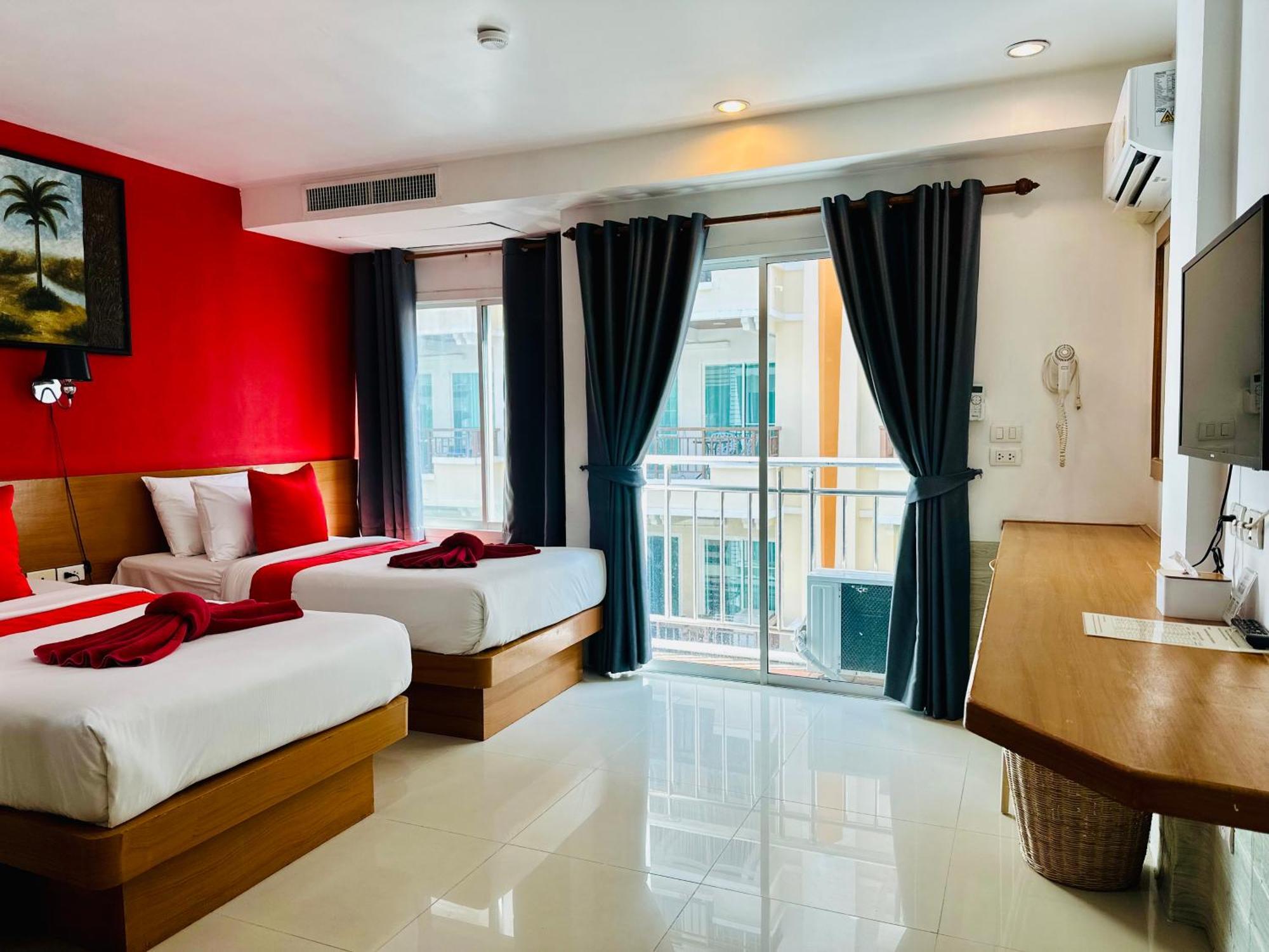 Pj Patong Resortel Luaran gambar