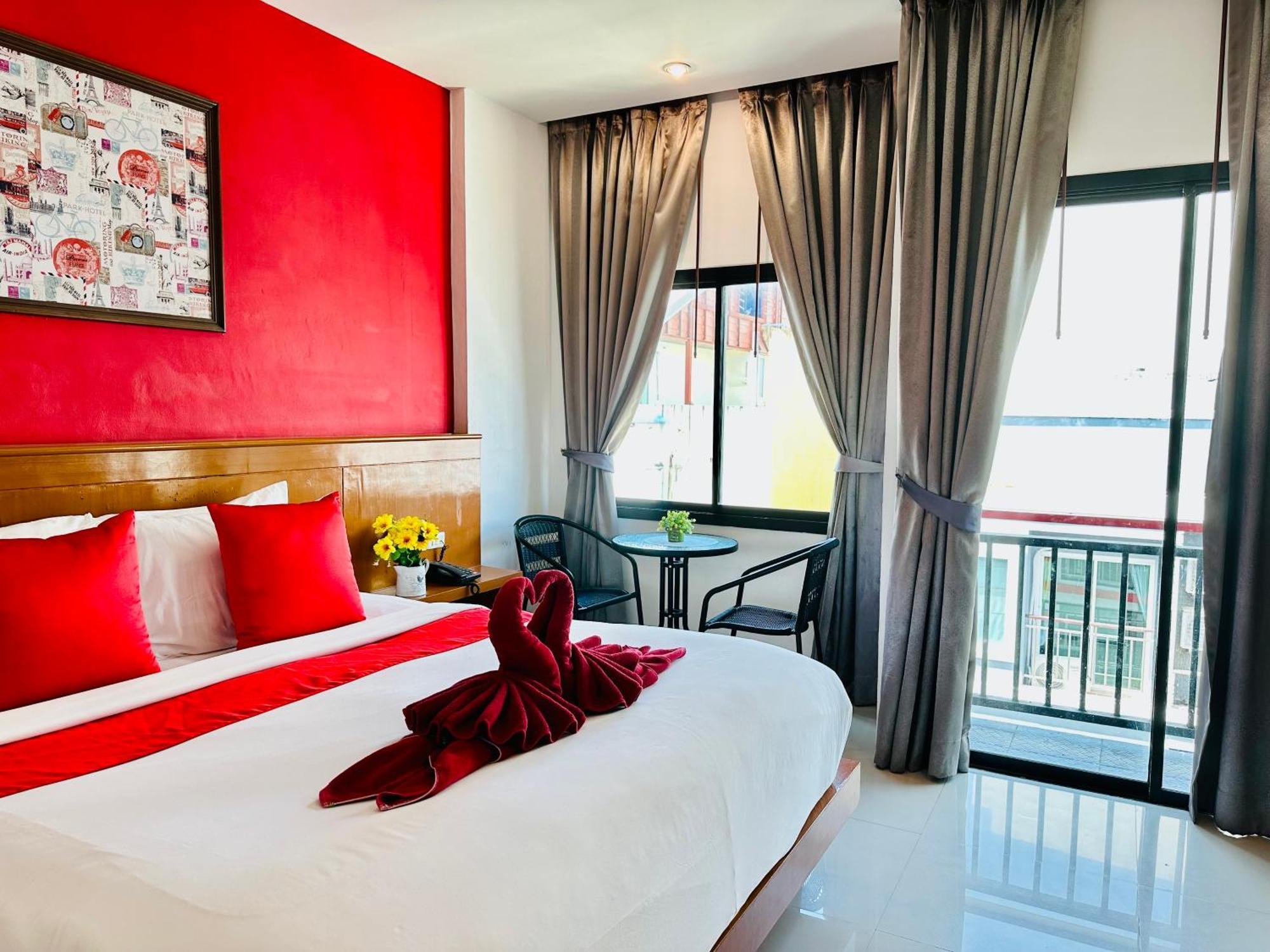 Pj Patong Resortel Luaran gambar