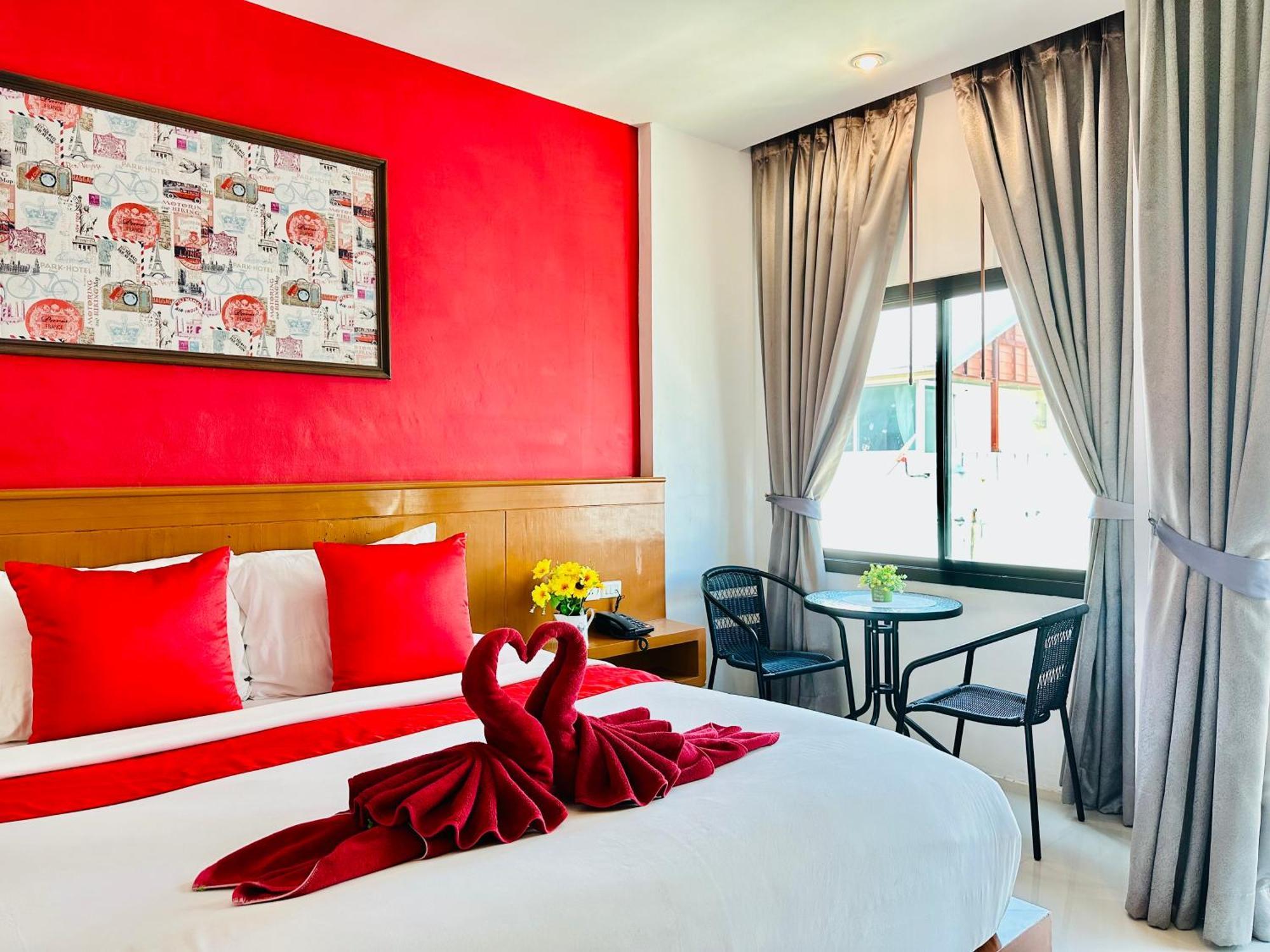 Pj Patong Resortel Luaran gambar