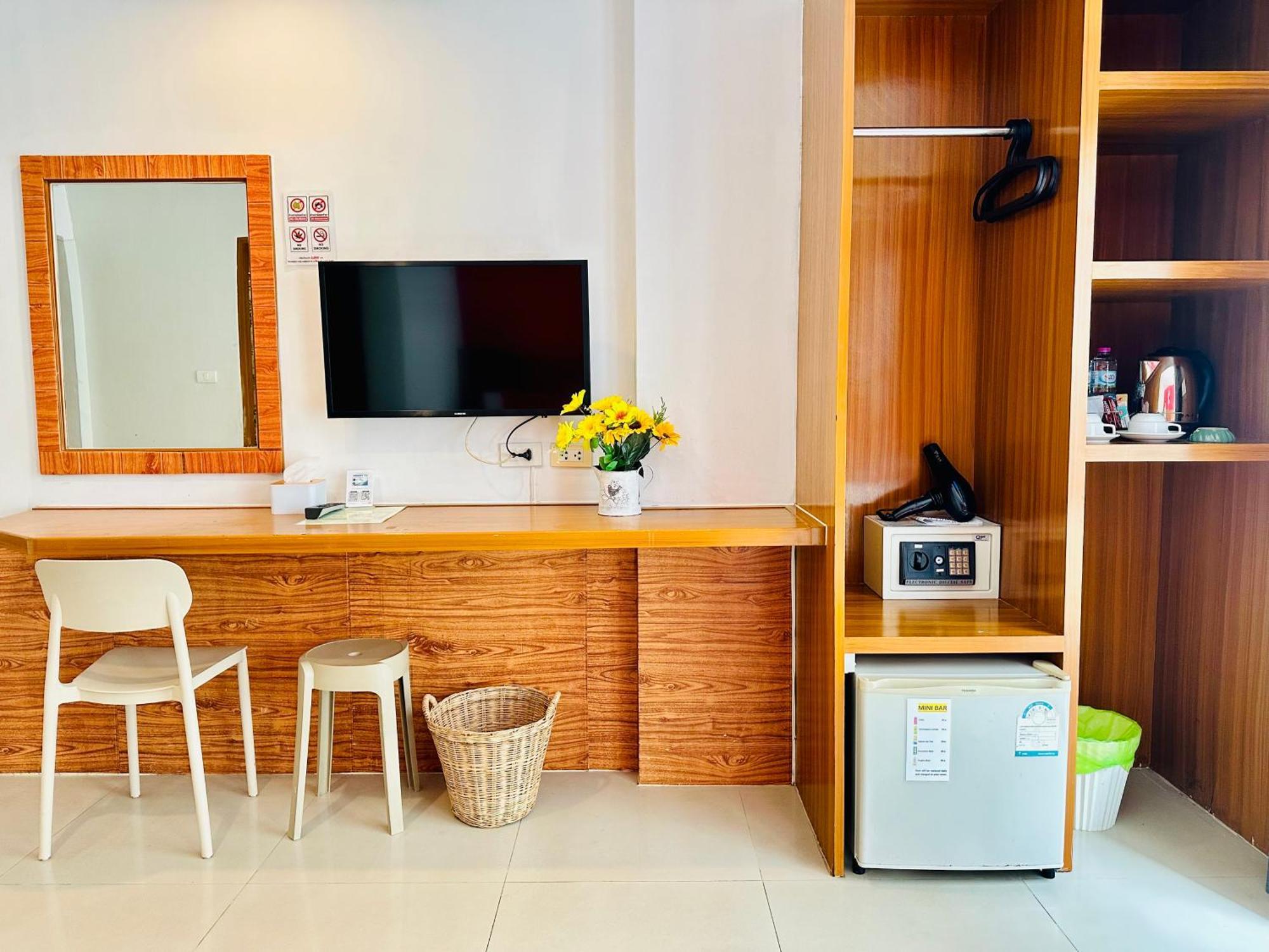 Pj Patong Resortel Luaran gambar