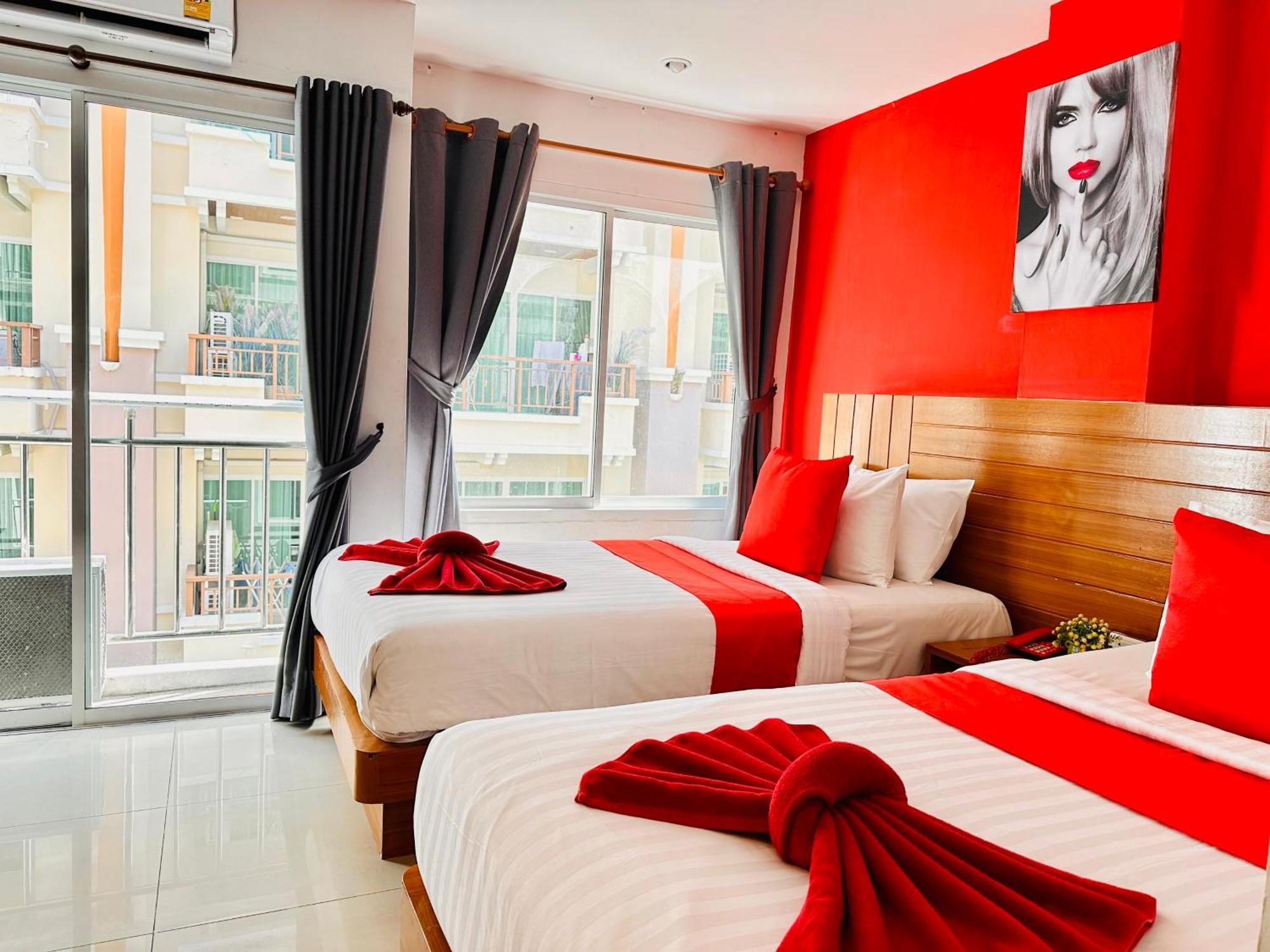 Pj Patong Resortel Luaran gambar