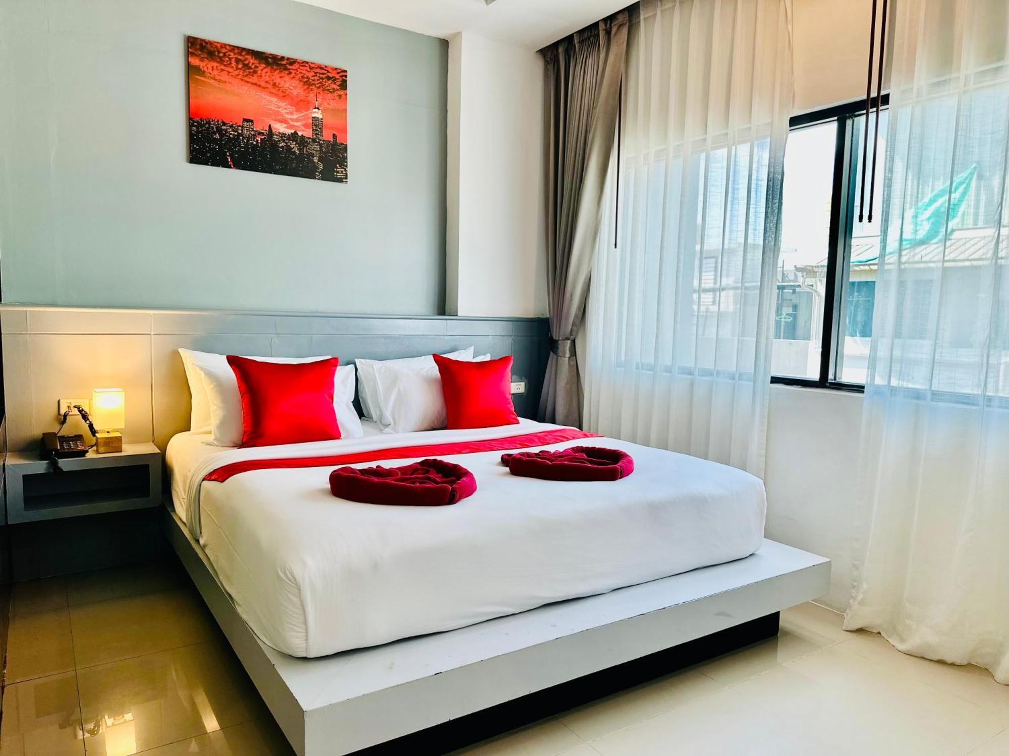 Pj Patong Resortel Luaran gambar