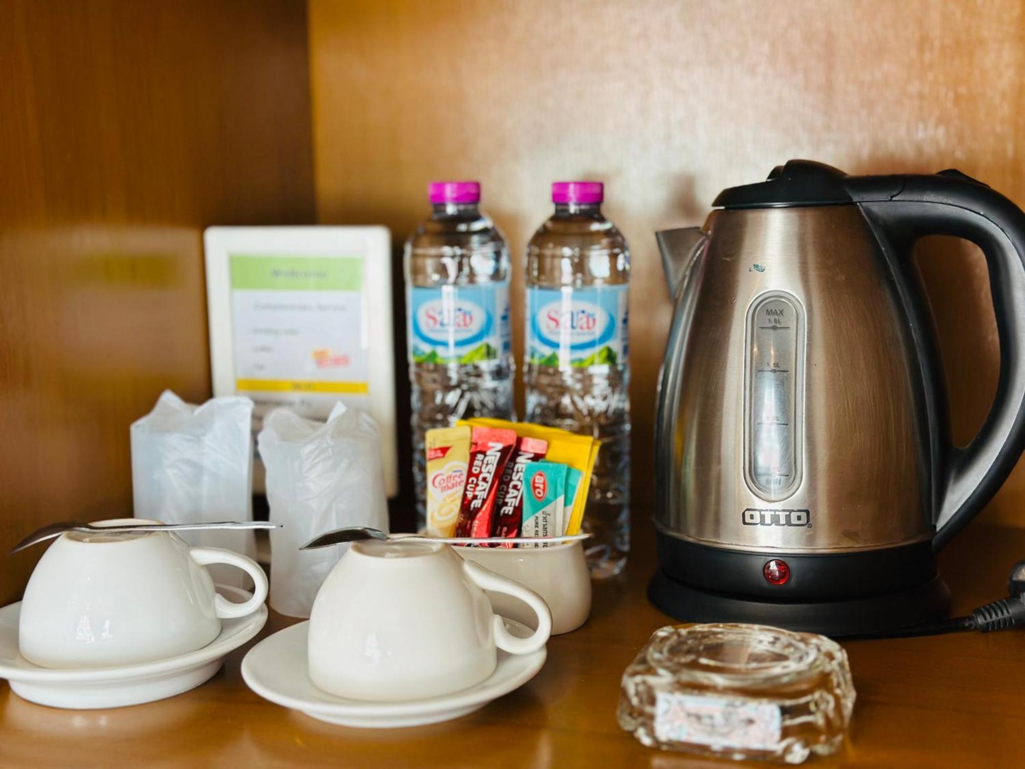 Pj Patong Resortel Luaran gambar