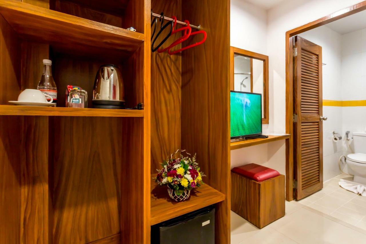 Pj Patong Resortel Luaran gambar